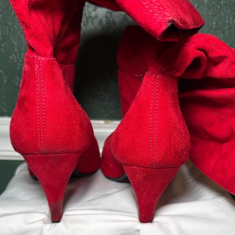 City Classified Red Faux Suede Slouch Boots Women's 7.5 - Picture 5 of 8